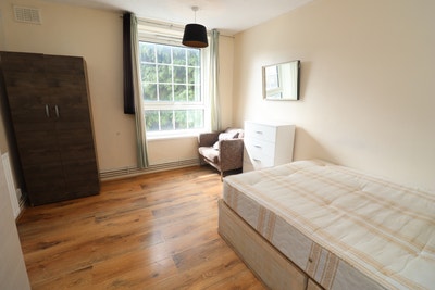 Rooms Available in E14 Canary Wharf - Book it Now! Main Photo