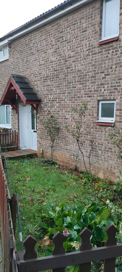 Spacious Family Home near School & Amenities Main Photo