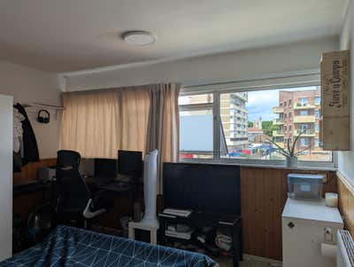 The bright  double room is available (Stratford)  Main Photo