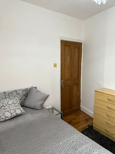 Lovely Double Room near Selhurst Station Main Photo
