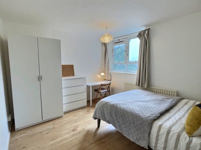 A Large Spare Room in Wimbledon Main Photo