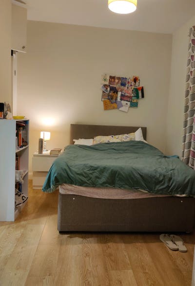 Double ensuite in lovely 2-bed flat, Cowley road  Main Photo