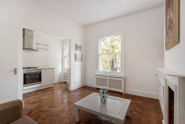 2 bed Period Conversion Flat in Battersea  Main Photo
