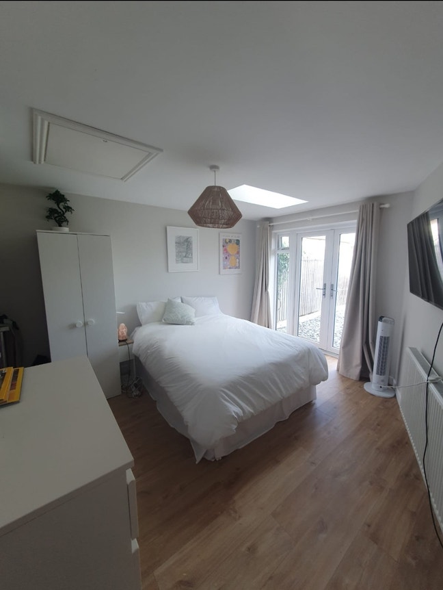 Ensuite Double Room to rent with house access Main Photo