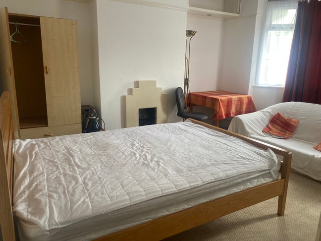  Spare Room @Headington 700pcm  -Short Let Welcome Main Photo