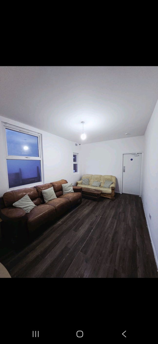 Room to let  Main Photo