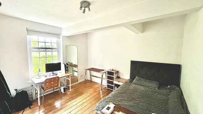 Spacious sunny room in Euston NW1  Main Photo