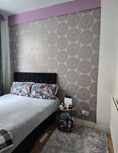 Medium Room  Main Photo