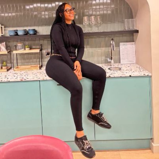Professional Female seeks a single or double room Main Photo