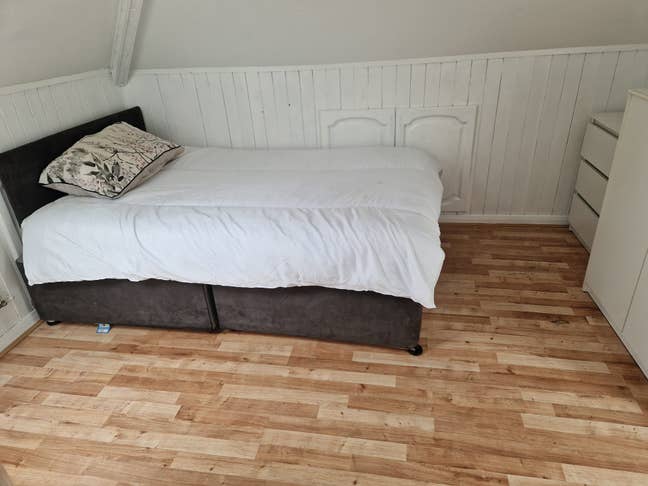 Bright Double Room Main Photo