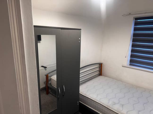 Single/Double room for rent  Main Photo