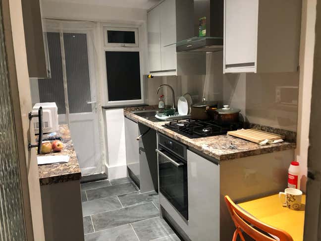 Furnished Double room available near station  Main Photo