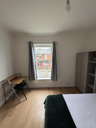 Bright Double Room Main Photo