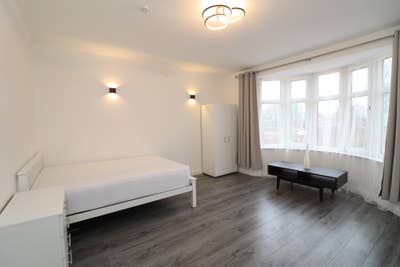  🚨Just Released – 3 Large Double Rooms Available  Main Photo