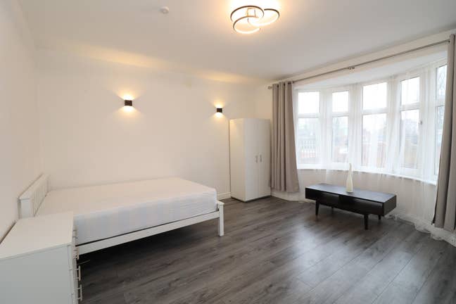  🚨Just Released – 3 Large Double Rooms Available  Main Photo