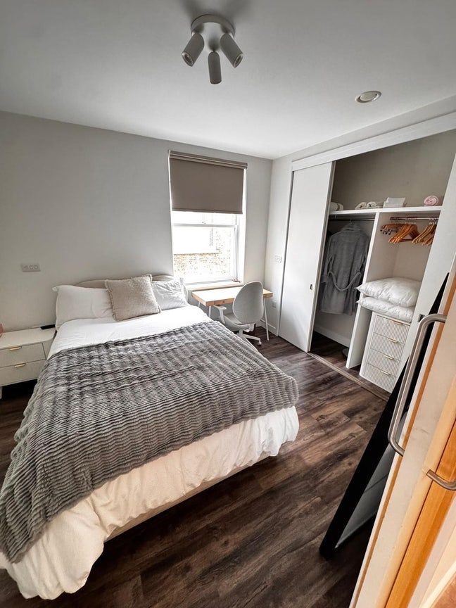 Bright En-Suite Room in the Heart of Covent Garden Main Photo