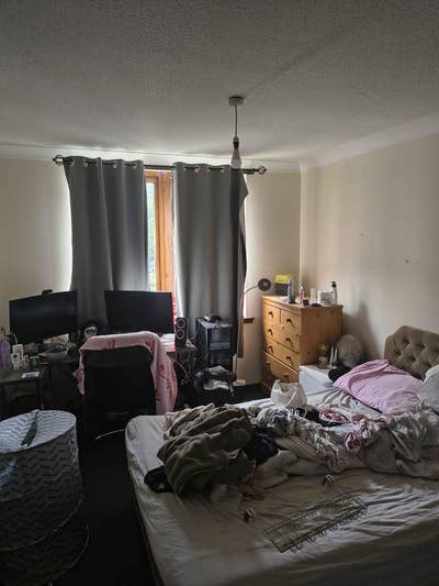 1 room for rent right next to Subway Main Photo