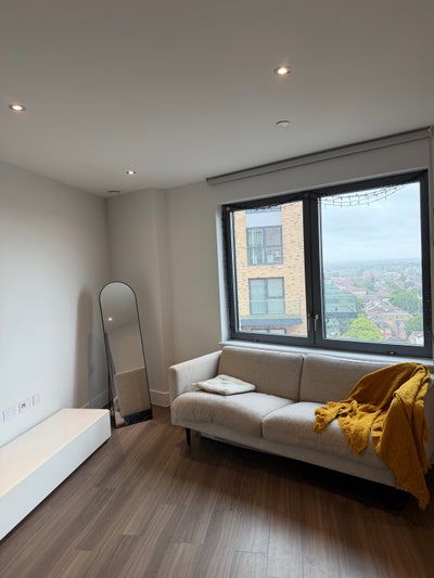 Room available in Uncle Southall  Main Photo