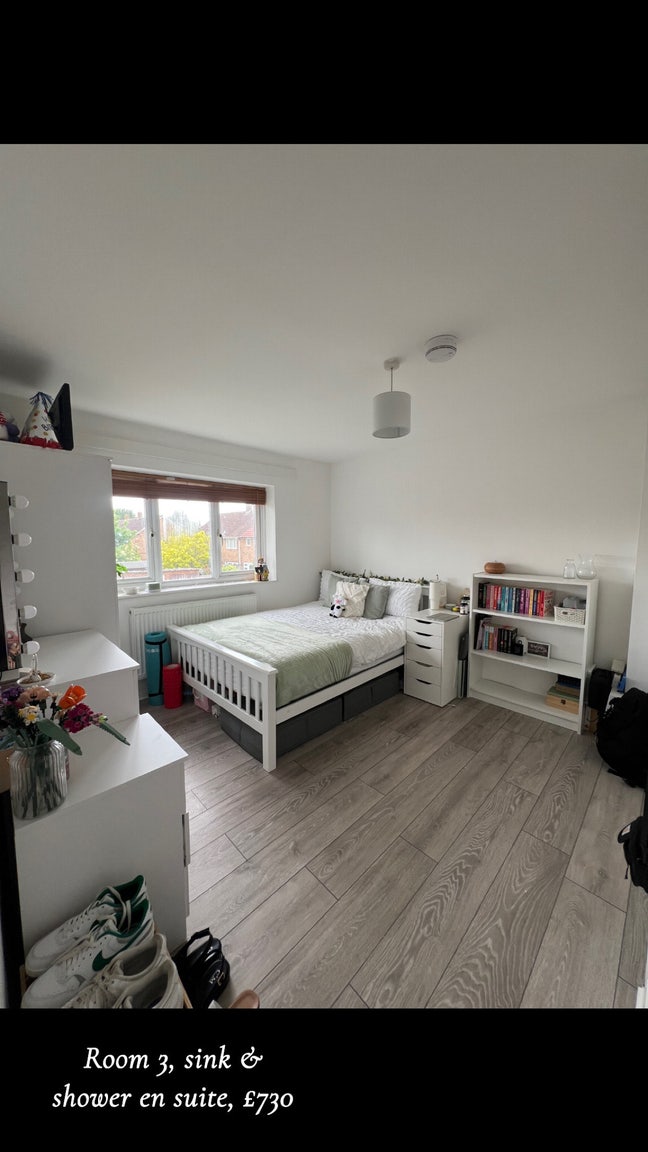 Furnished en suite double bedroom close to town Main Photo