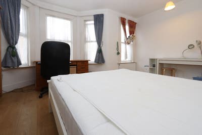2 Rooms Available in N22 - Living Room+ Garden! Main Photo