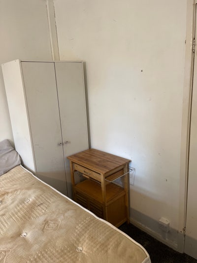 Spacious furnished Double room in 3 Bed-Home M24  Main Photo