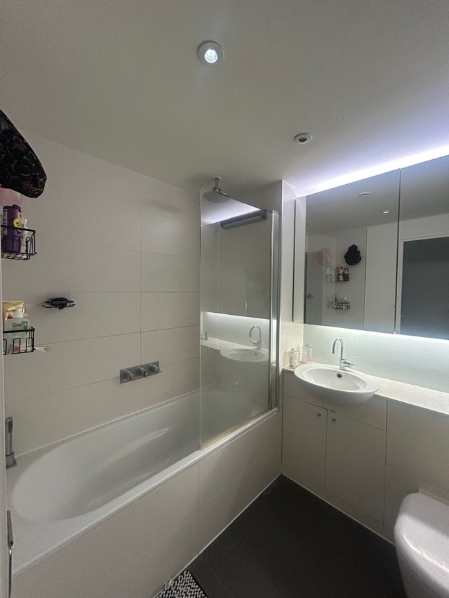 East Village room available 1 Aug Main Photo