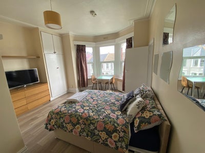 Studio Flat, Wightman Road, N4 Main Photo