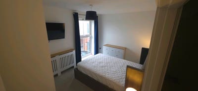 Large furnished double room in flat share Main Photo