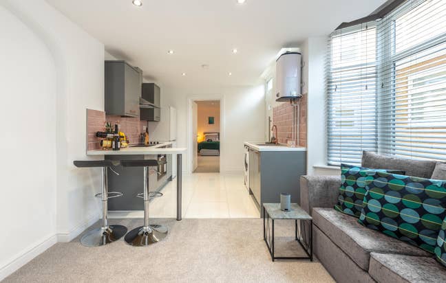 ✨ Stylish 1 Bedroom Apartment in Stonemason Court  Main Photo