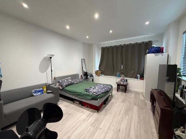 Spacious Ensuite Double room Available in SM6  Main Photo