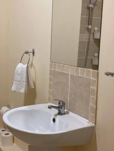 One-Bedroom Flat Available – Leinster Gardens, Pad Main Photo