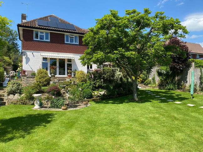 Beautiful room in lovely, quiet & leafy location Main Photo