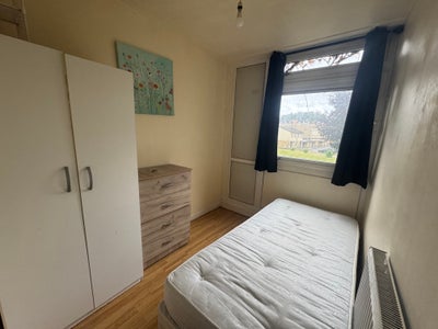1 stop from Bank Station-Bills Included-Furnished Main Photo