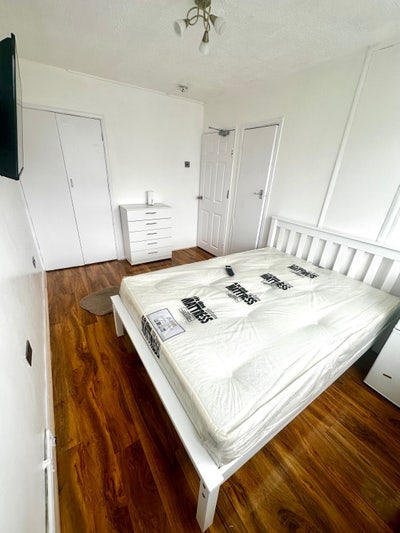 4 Rooms available in Brand New flat in Putney Main Photo