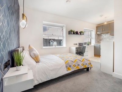 The Beautiful Hampton Studio PE7 Main Photo
