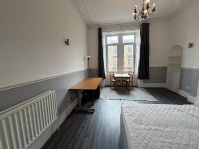 West End BIG Rooms ideal for students  Main Photo