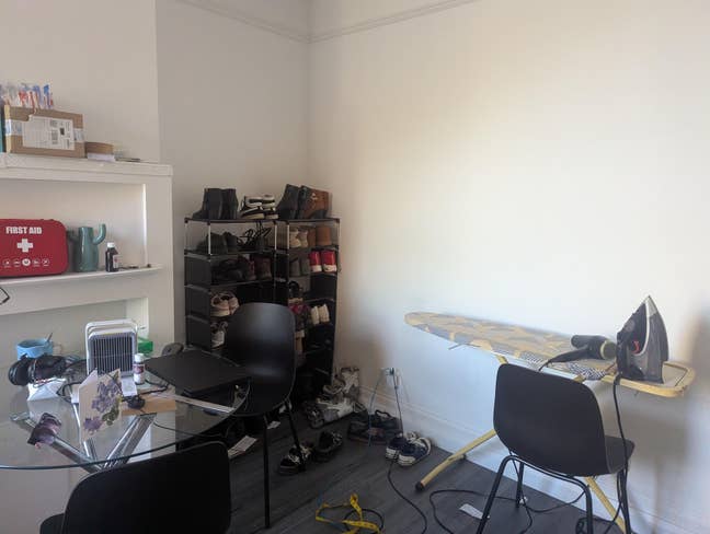 1 bedroom room in 3 bedroom house in Oldfield Park Main Photo