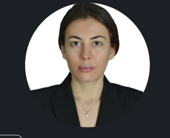 Hi, I'm Gizem, a  professional who recently r... Main Photo
