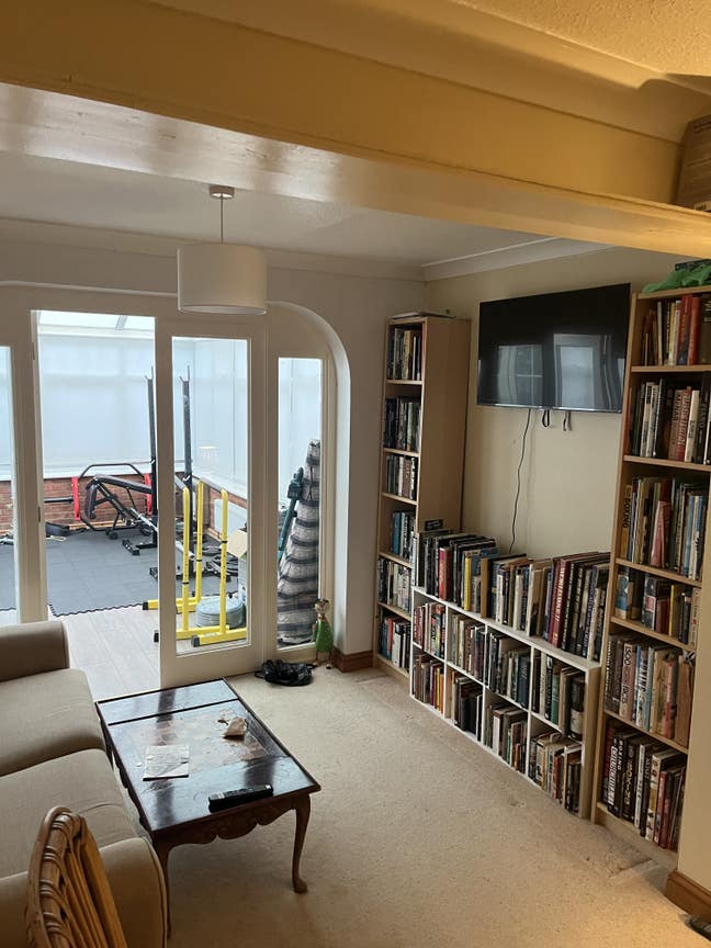 I’m considering a lodger: so far undecided. Main Photo