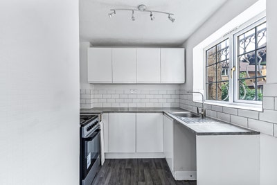Newly Refurbished 1 Bedroom Property - DA8 Area - Main Photo
