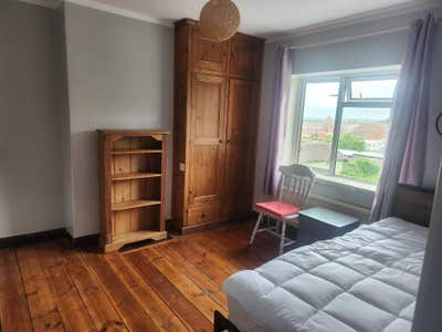 Double room in shared house in glastonbury Main Photo