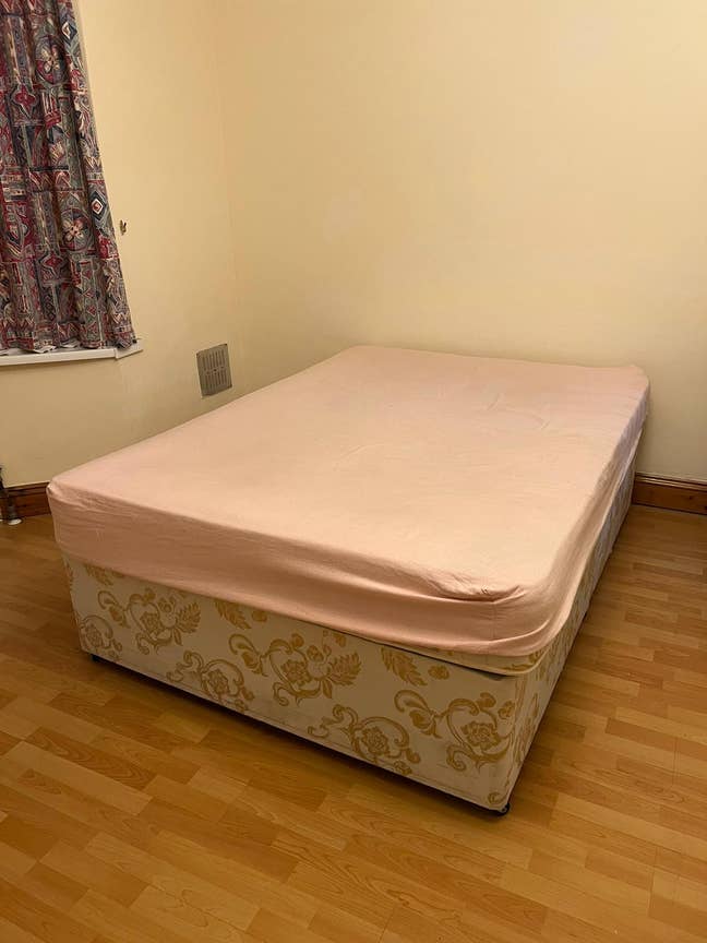 Double room available to share Main Photo