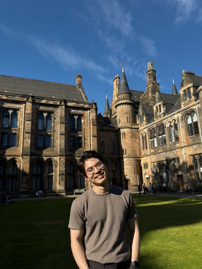 Chemistry teacher finding new home in SW London Main Photo