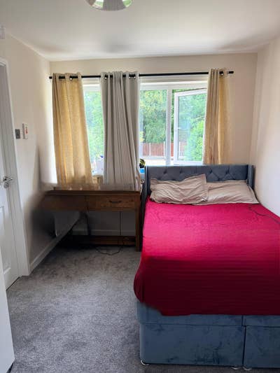 Ensuite Room available  Main Photo