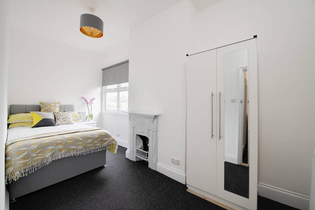 💥💫Double Offsuite Room available Now 💫💥 Main Photo