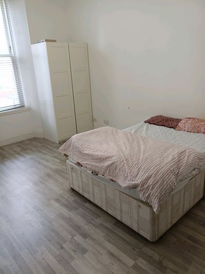 Spacious Double Bedroom Available in Finnieston  Main Photo
