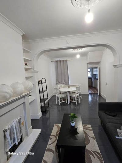 Spacious 4 Bed Flat – Bills Included – E13 Main Photo