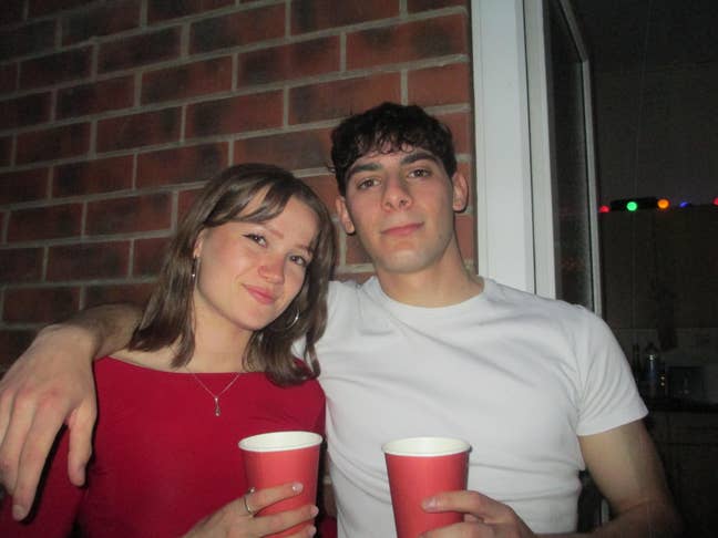 Grad looking for flatmates from sept Main Photo