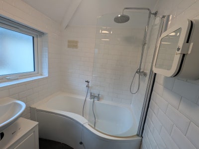 Uc/esa/pip/double room Main Photo