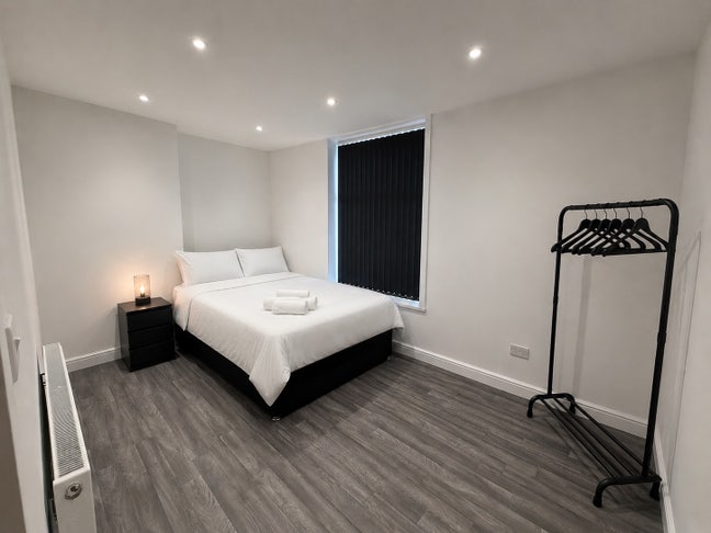 Modern Rooms | Bills Inc | Fast WiFi | FreeParking Main Photo